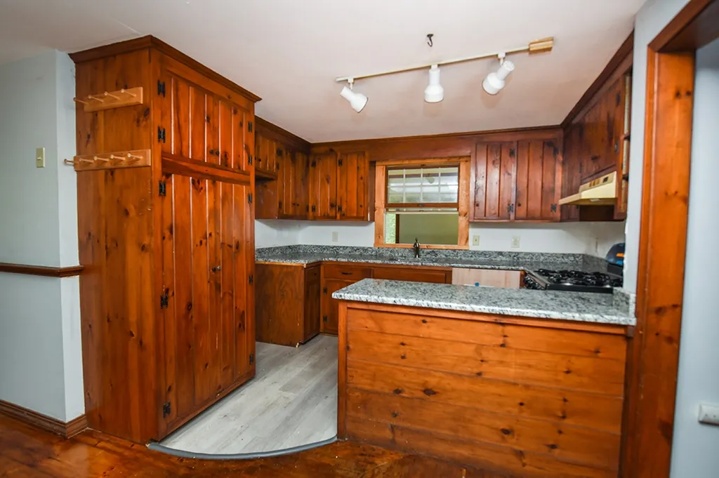 5 Lakeview Avenue Sandown NH 03873