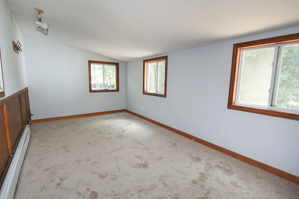 5 Lakeview Avenue Sandown NH 03873