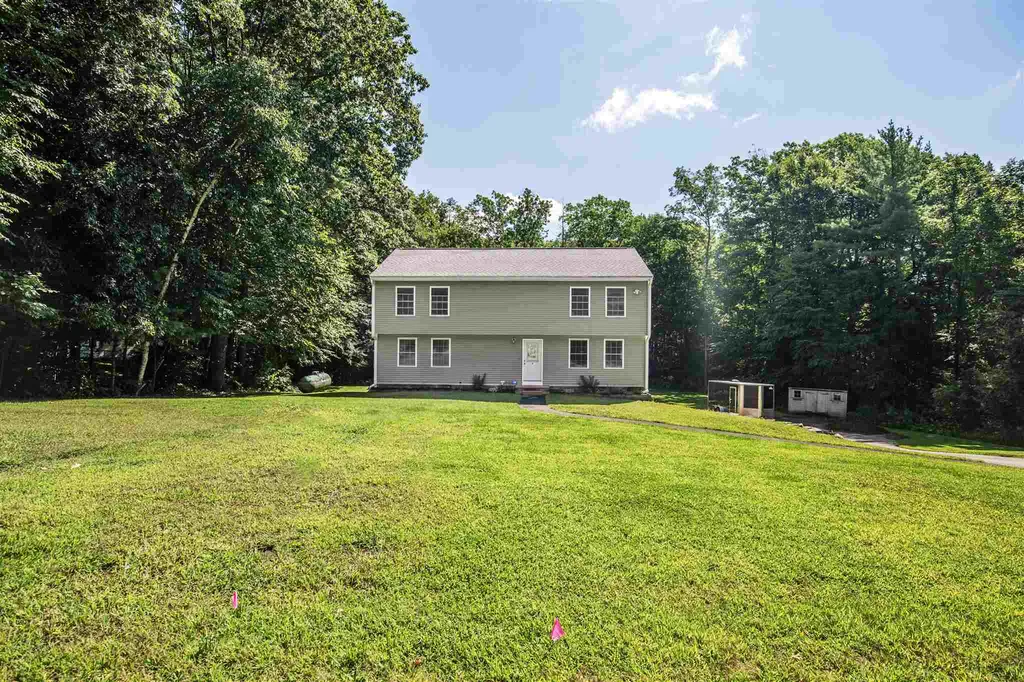 4 Judy Drive Londonderry NH 03053