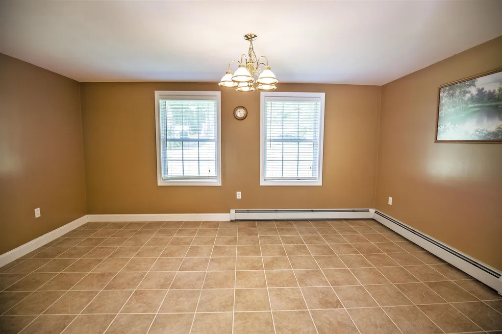 4 Judy Drive Londonderry NH 03053