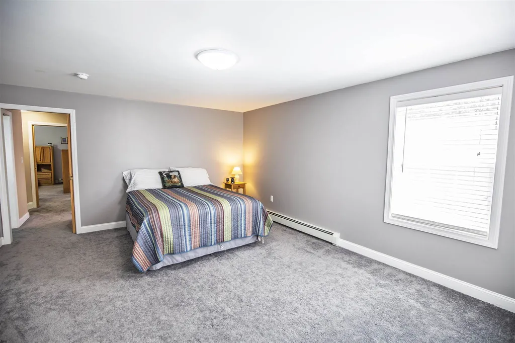 4 Judy Drive Londonderry NH 03053