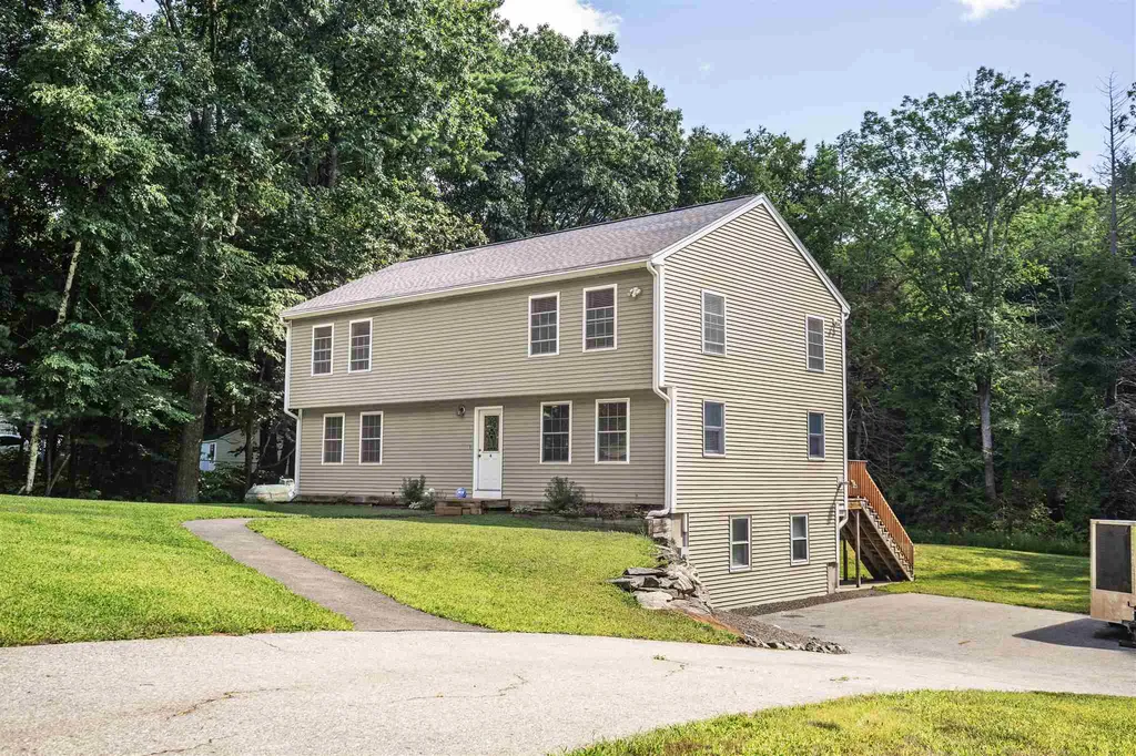 4 Judy Drive Londonderry NH 03053