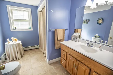 4 Judy Drive Londonderry NH 03053