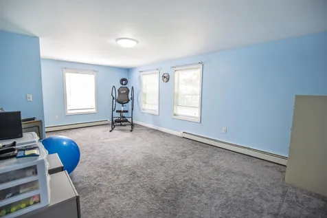 4 Judy Drive Londonderry NH 03053