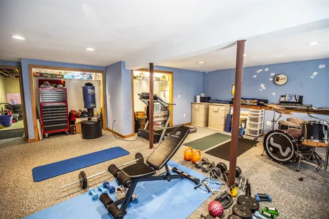 4 Judy Drive Londonderry NH 03053