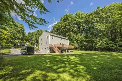 4 Judy Drive Londonderry NH 03053