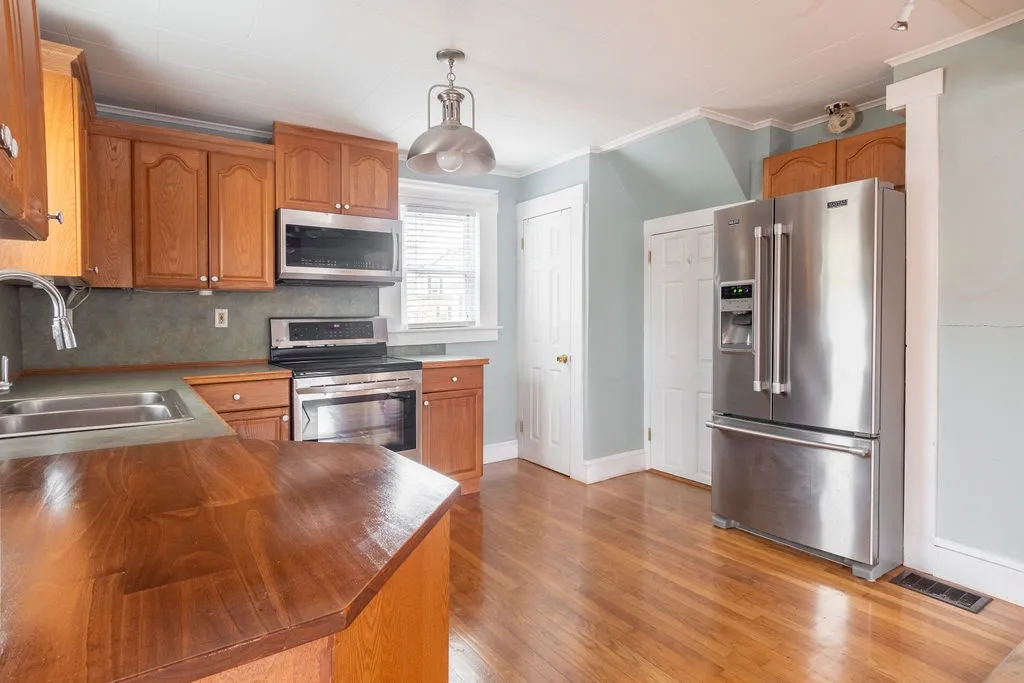 24 Riverside Court Laconia NH 03246