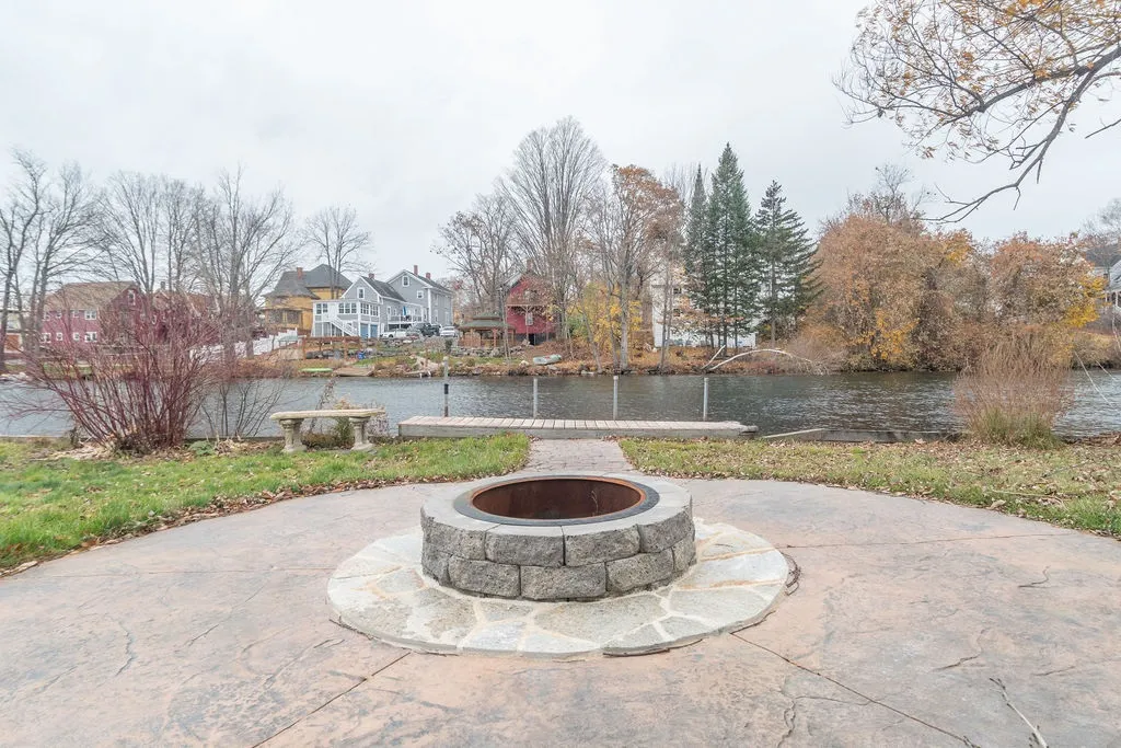 24 Riverside Court Laconia NH 03246