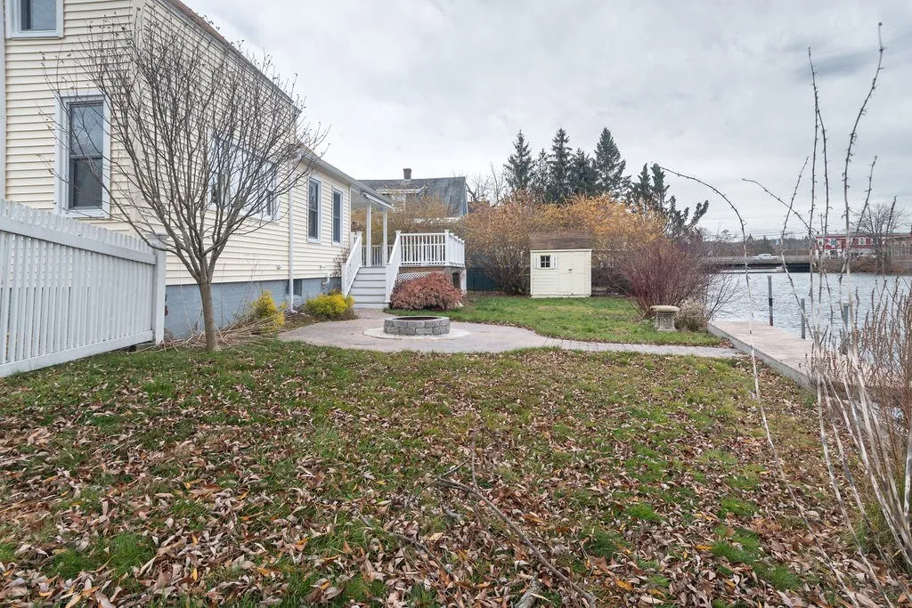 24 Riverside Court Laconia NH 03246