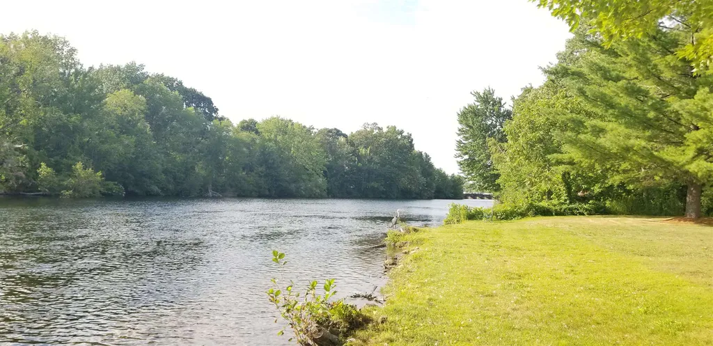24 Riverside Court Laconia NH 03246