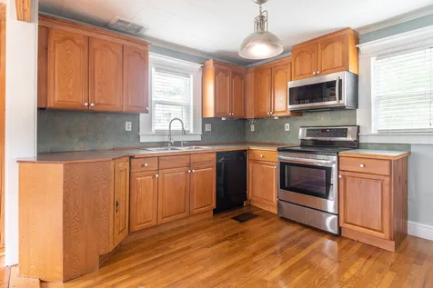 24 Riverside Court Laconia NH 03246