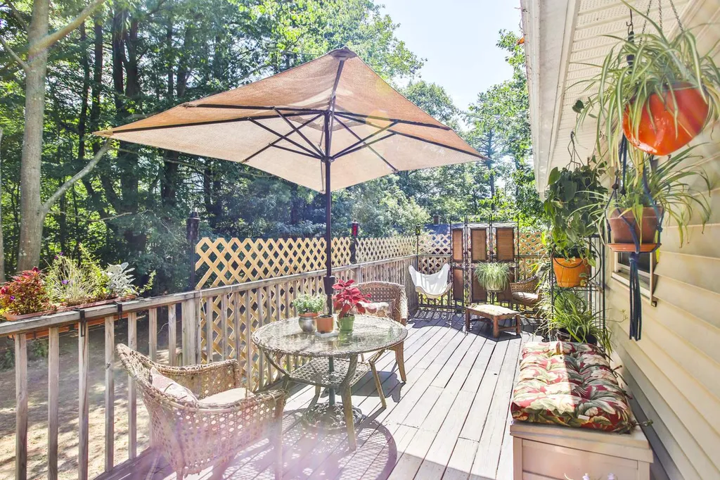 94 Old Post Road Kittery ME 03904