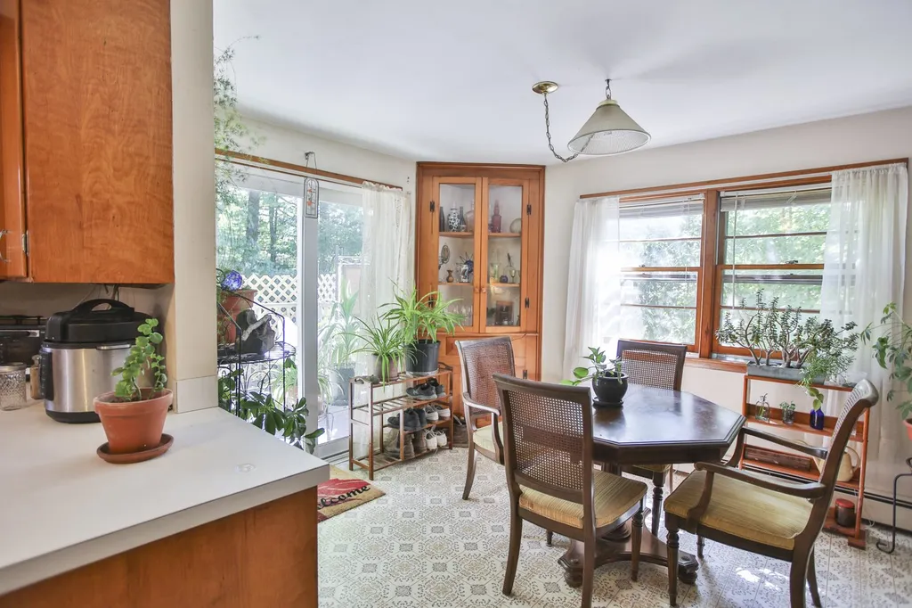 94 Old Post Road Kittery ME 03904