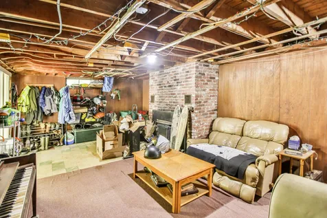94 Old Post Road Kittery ME 03904