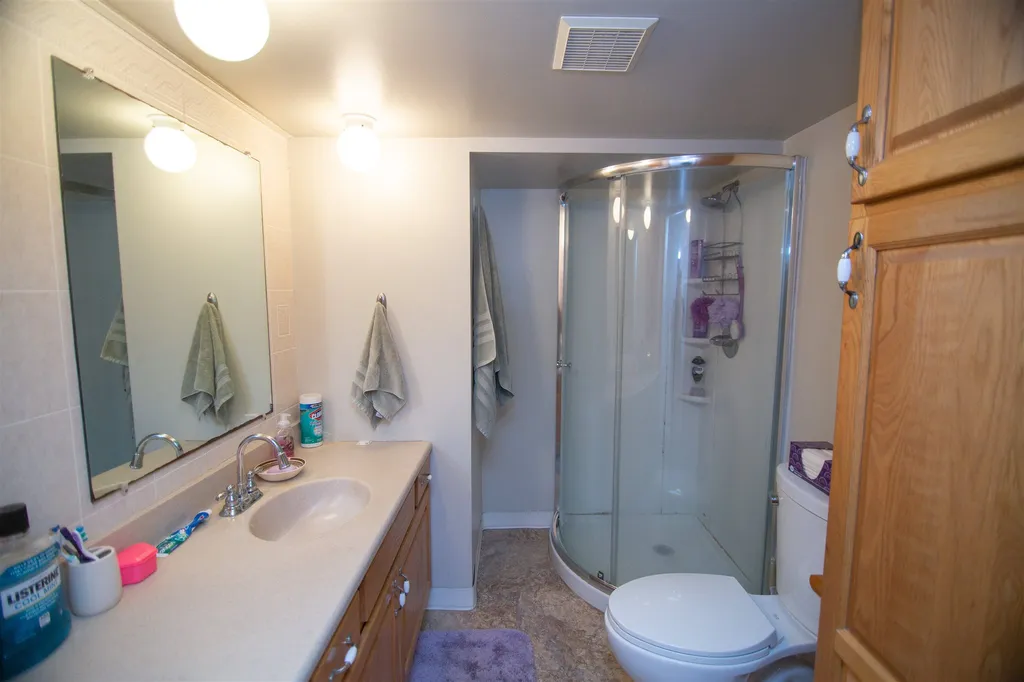 7 Eric Avenue Nashua NH 03062