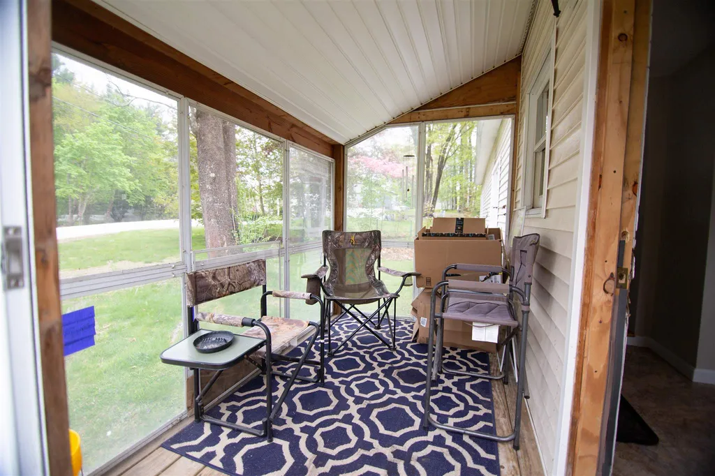 7 Eric Avenue Nashua NH 03062