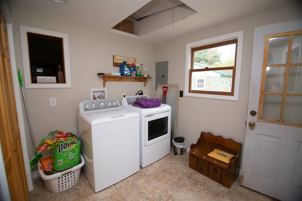 7 Eric Avenue Nashua NH 03062