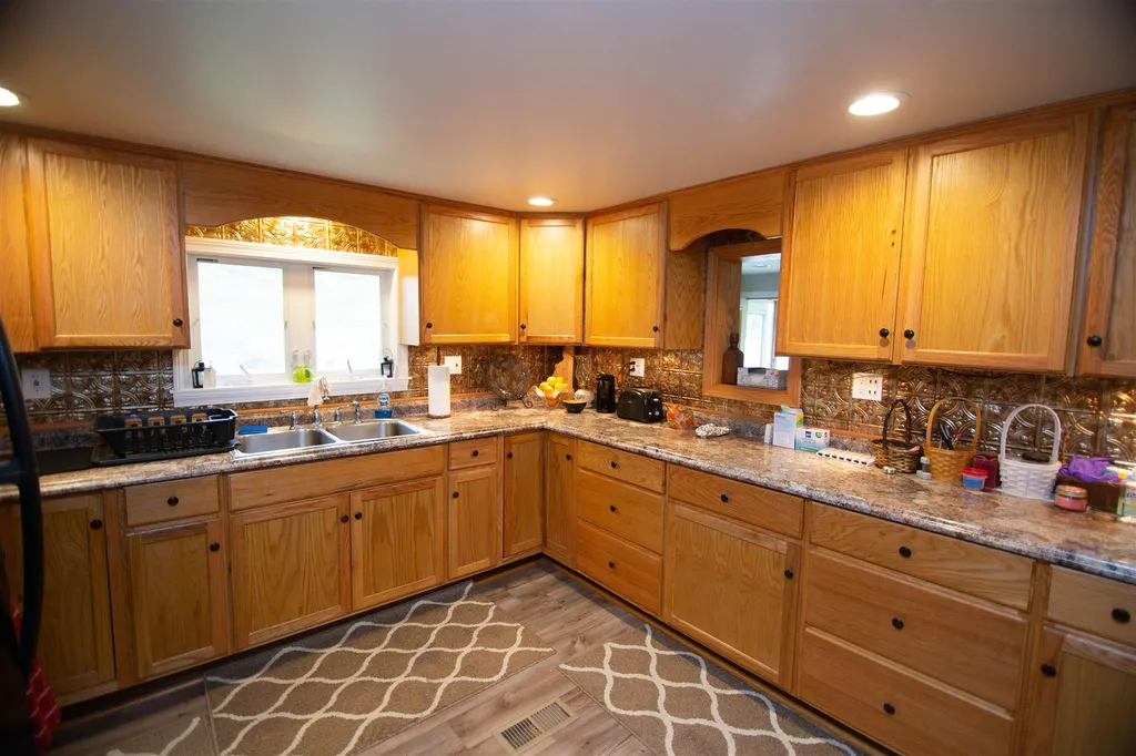 7 Eric Avenue Nashua NH 03062