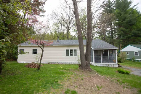 7 Eric Avenue Nashua NH 03062