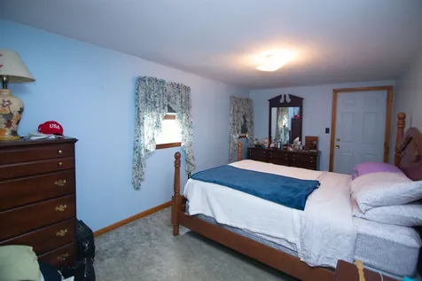 7 Eric Avenue Nashua NH 03062