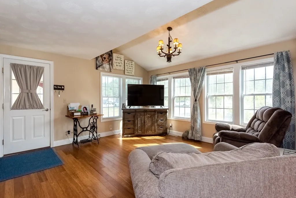 84 Maple Street Barnstead NH 03225