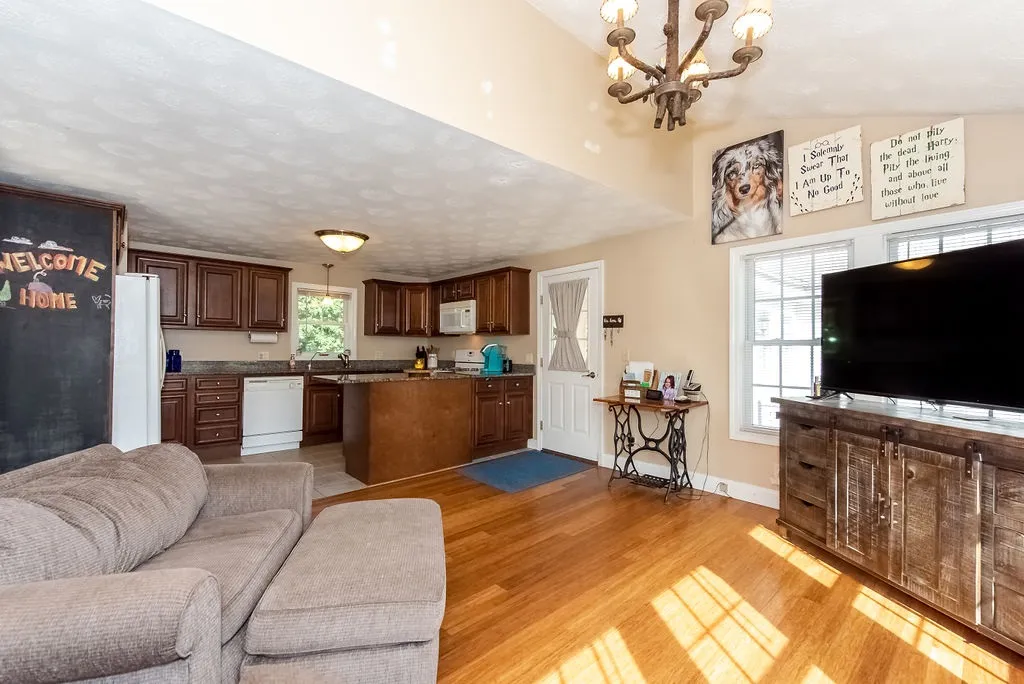 84 Maple Street Barnstead NH 03225