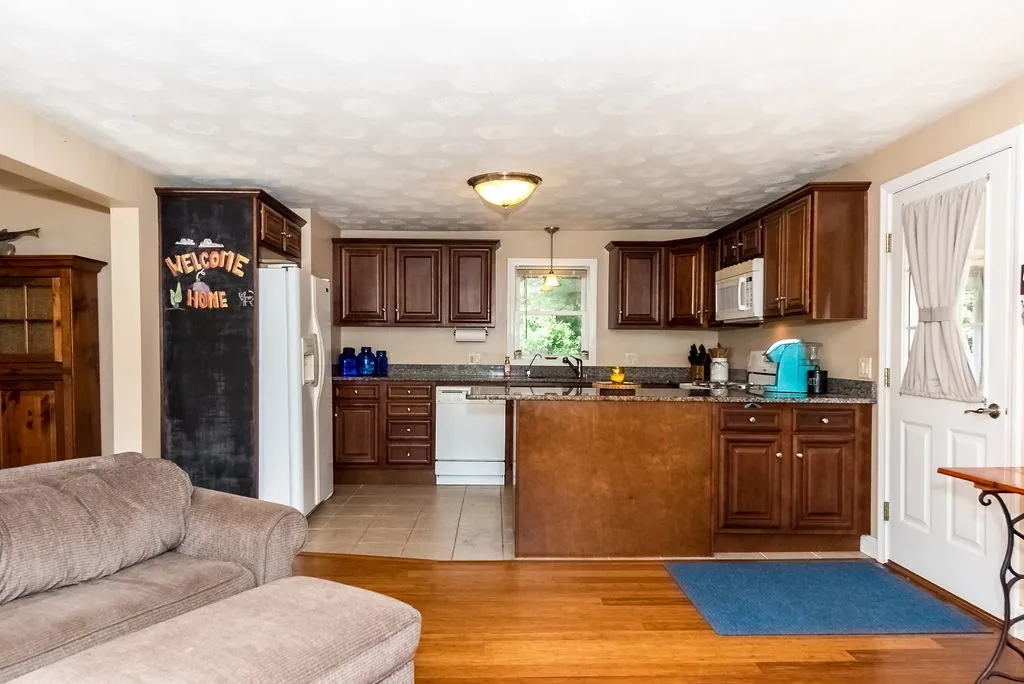 84 Maple Street Barnstead NH 03225