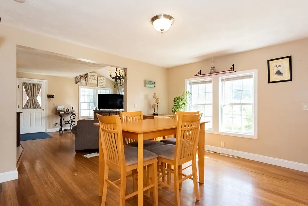 84 Maple Street Barnstead NH 03225