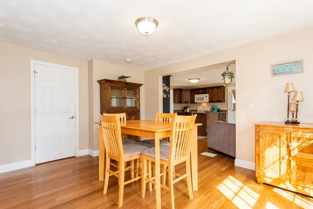 84 Maple Street Barnstead NH 03225