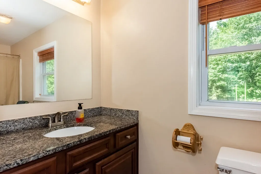 84 Maple Street Barnstead NH 03225
