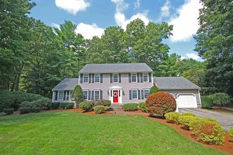 10 White Plains Avenue Londonderry NH 03053