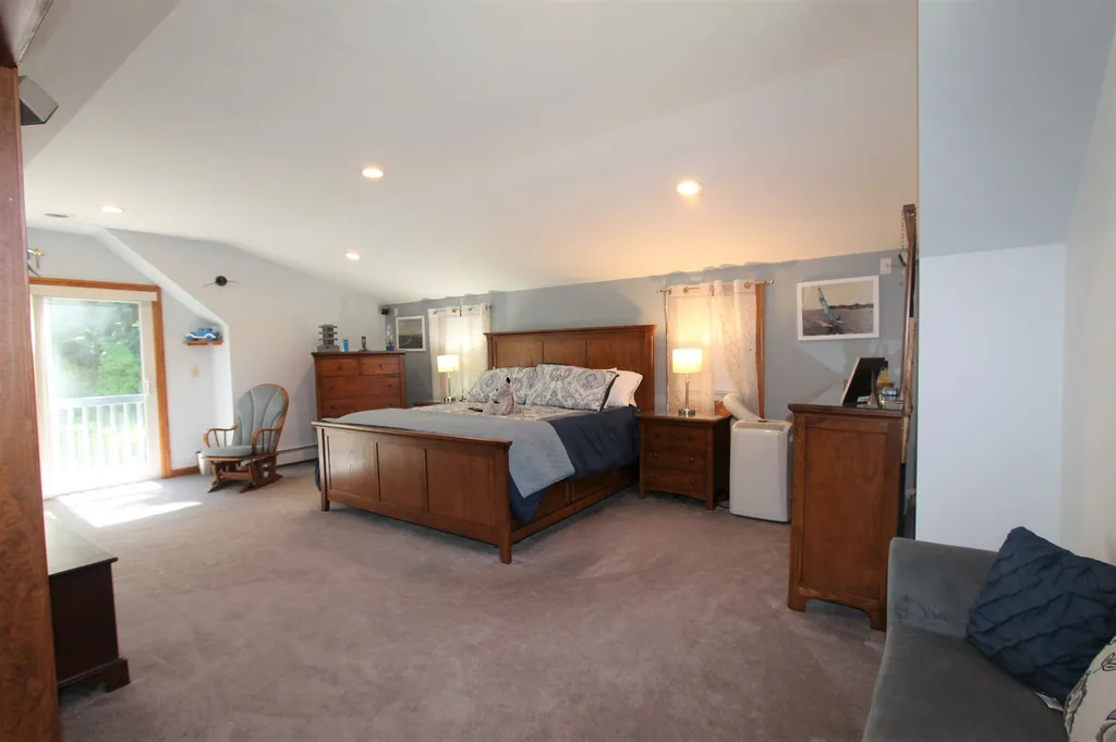 7 Columbia Drive Londonderry NH 03053