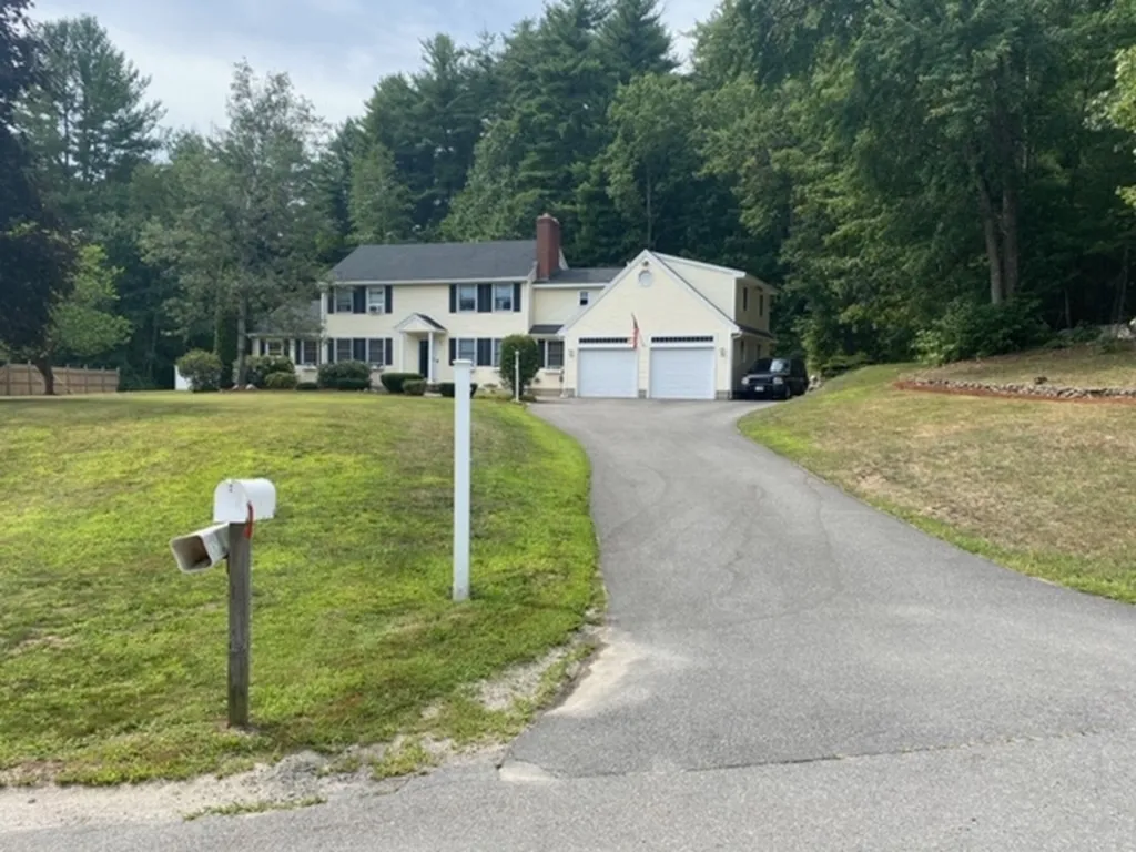 7 Columbia Drive Londonderry NH 03053