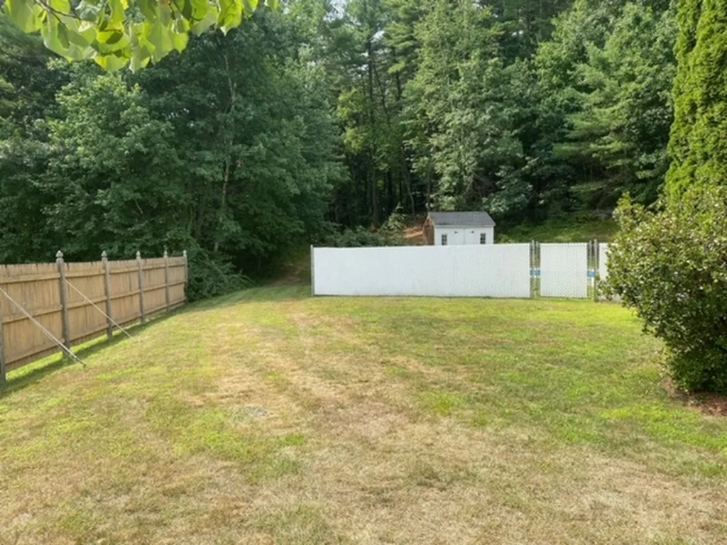 7 Columbia Drive Londonderry NH 03053