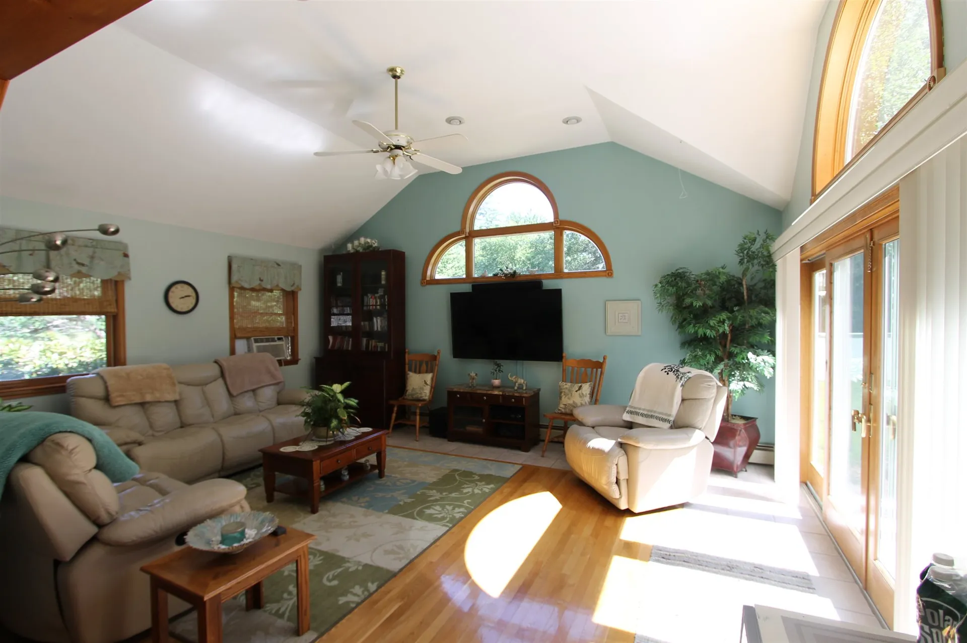 7 Columbia Drive Londonderry NH 03053