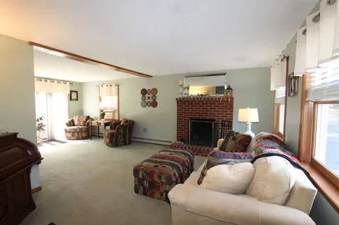 7 Columbia Drive Londonderry NH 03053
