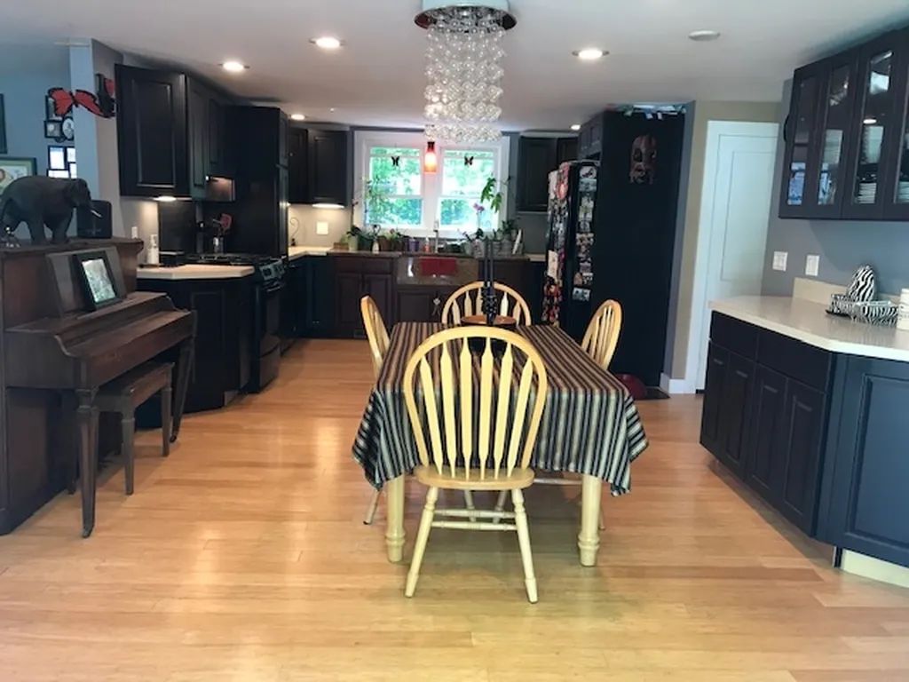 518 North Main Street Wolfeboro NH 03894