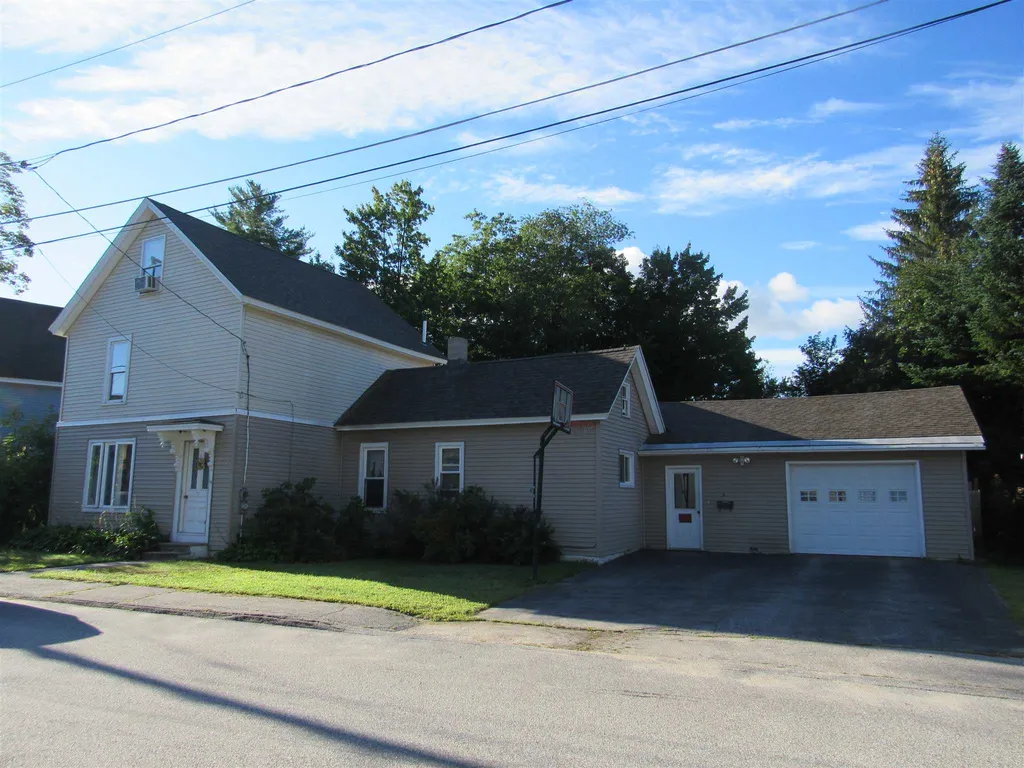 6 Mcfarland Street Gorham NH 03581