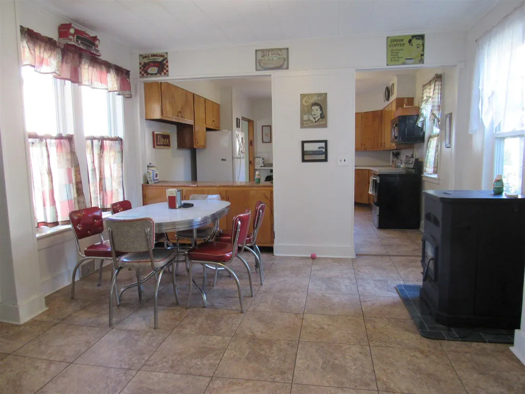 6 Mcfarland Street Gorham NH 03581