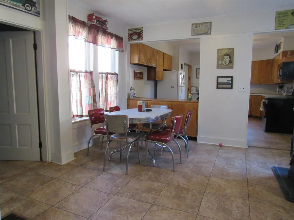 6 Mcfarland Street Gorham NH 03581