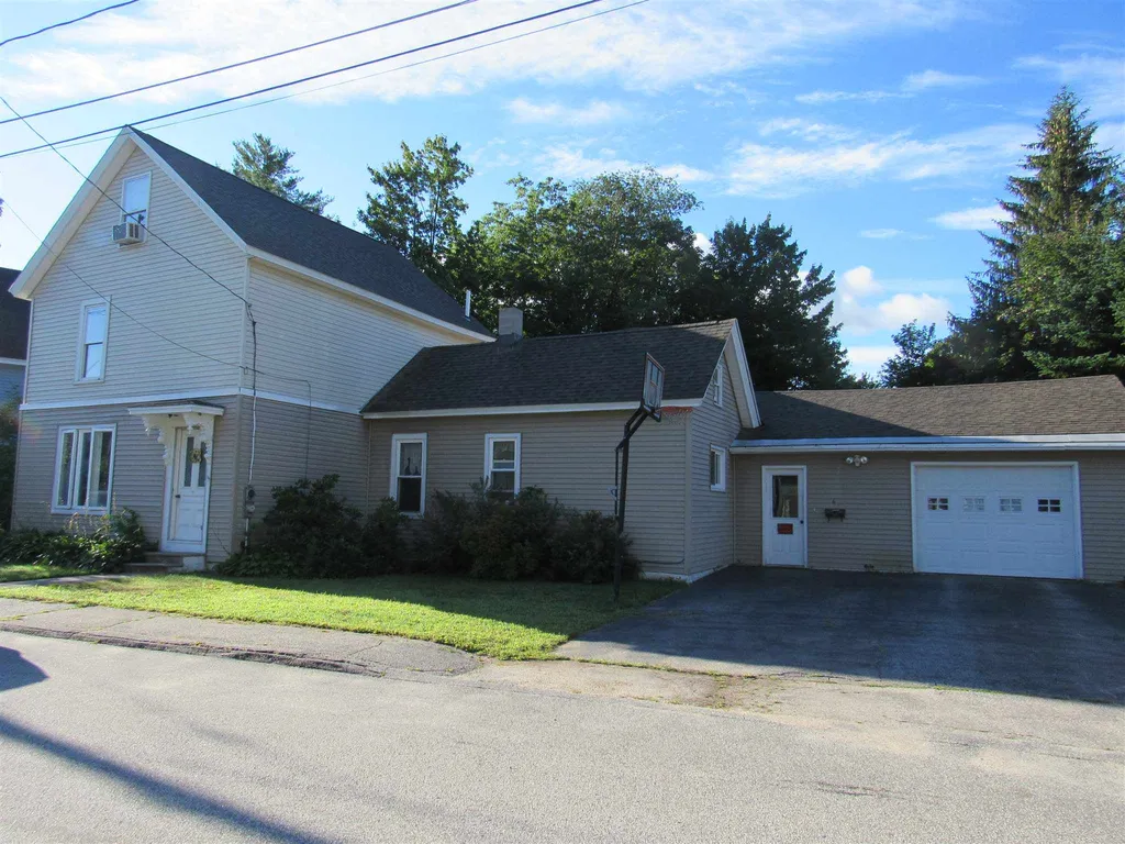 6 Mcfarland Street Gorham NH 03581