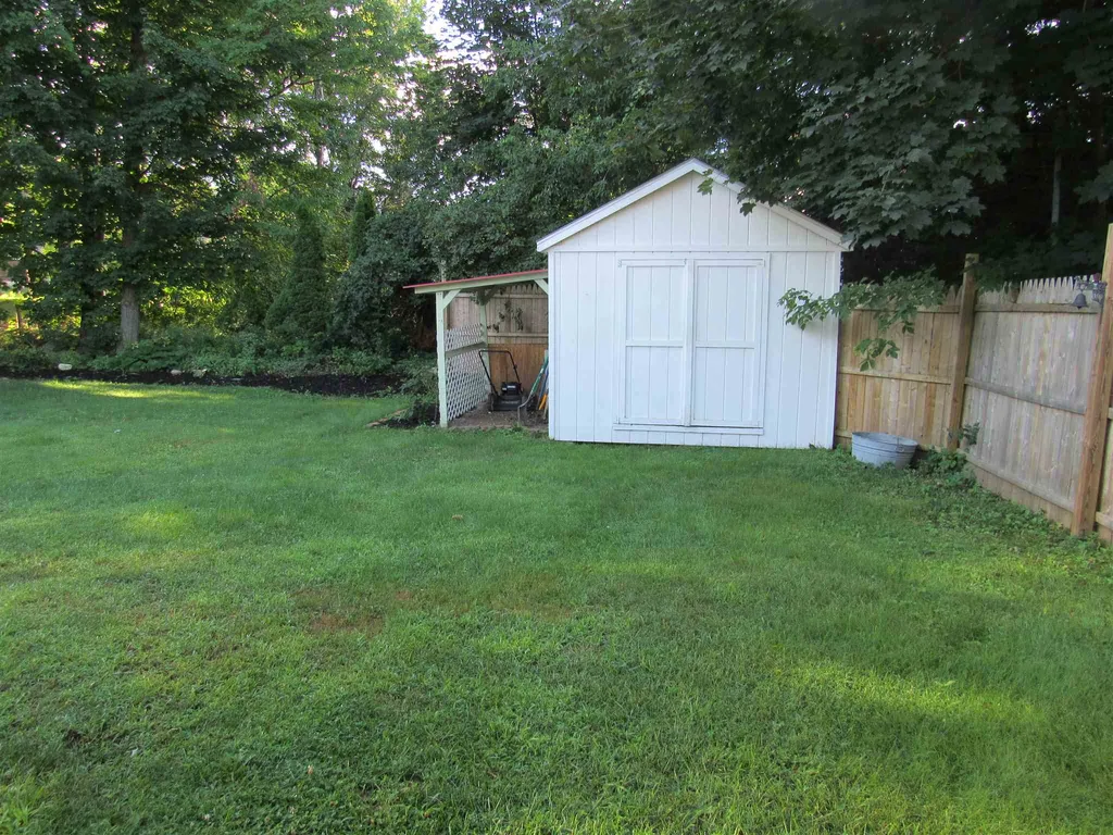 6 Mcfarland Street Gorham NH 03581