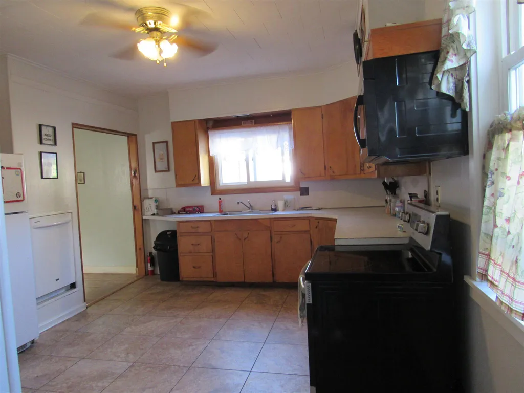 6 Mcfarland Street Gorham NH 03581