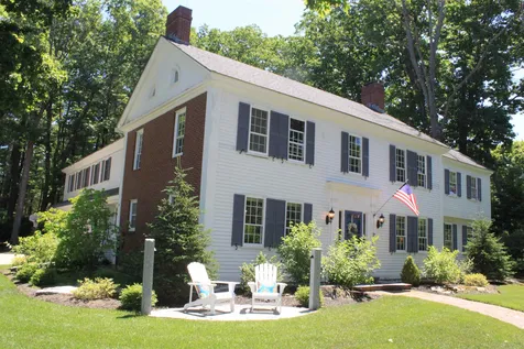 71 Walnut Hill Avenue Manchester NH 03104