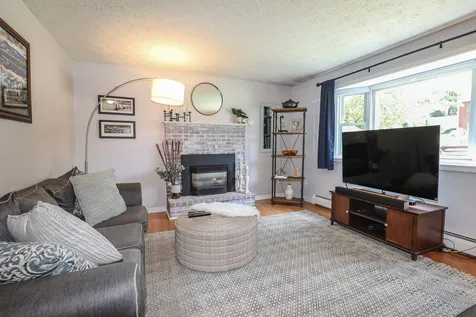 252 Coral Avenue Manchester NH 03104