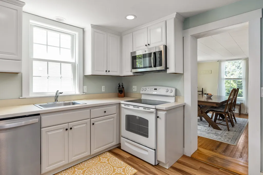 28 River Street Exeter NH 03833