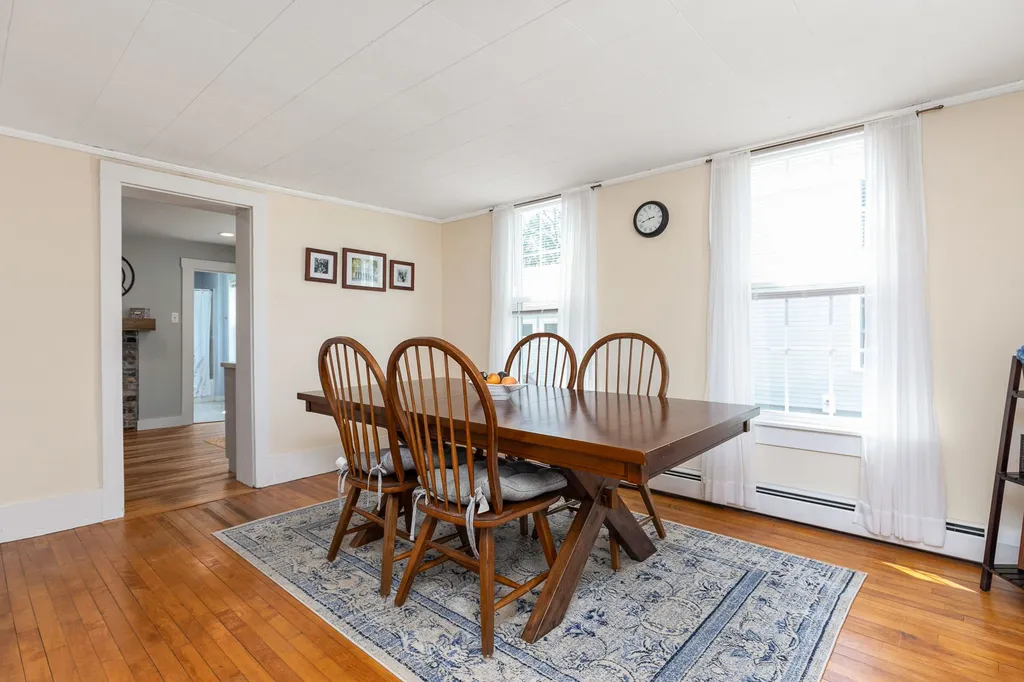 28 River Street Exeter NH 03833