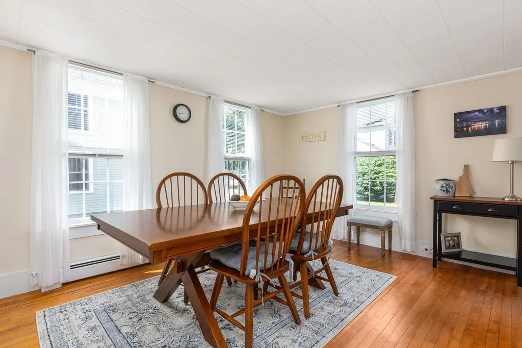 28 River Street Exeter NH 03833