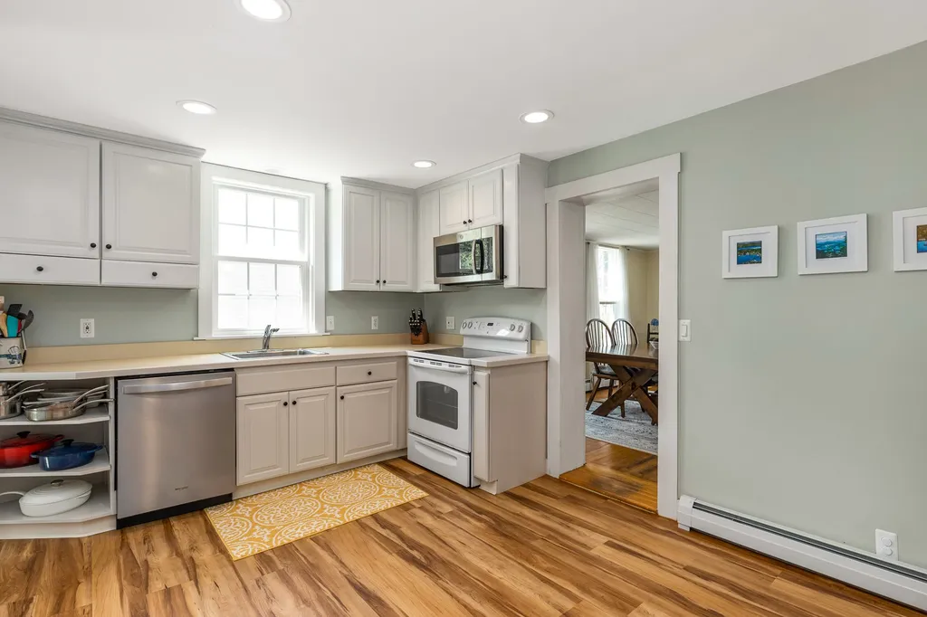 28 River Street Exeter NH 03833