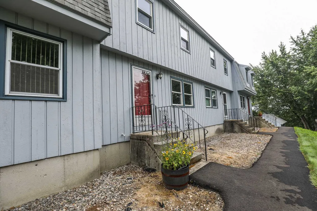 2 Bluestone Drive Nashua NH 03060